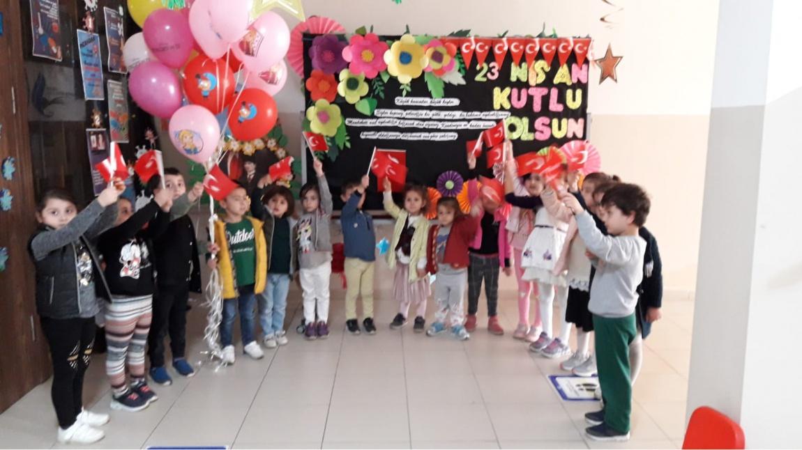 23 Nisan Ulusal Egemenlik ve Çocuk Bayramı 3-5 Yaş çocuk etkinlikleri gurubu tarafından coşku ile kutlandı.